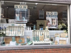 Hursts May 2019 Independent retailers help T&G Woodware make a wave of change