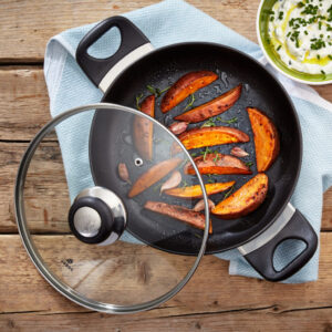 J231A J232A Judge Vista Sauteuse Pan Non Stick Lifestyle Top Down SQ medium Judge Vista News