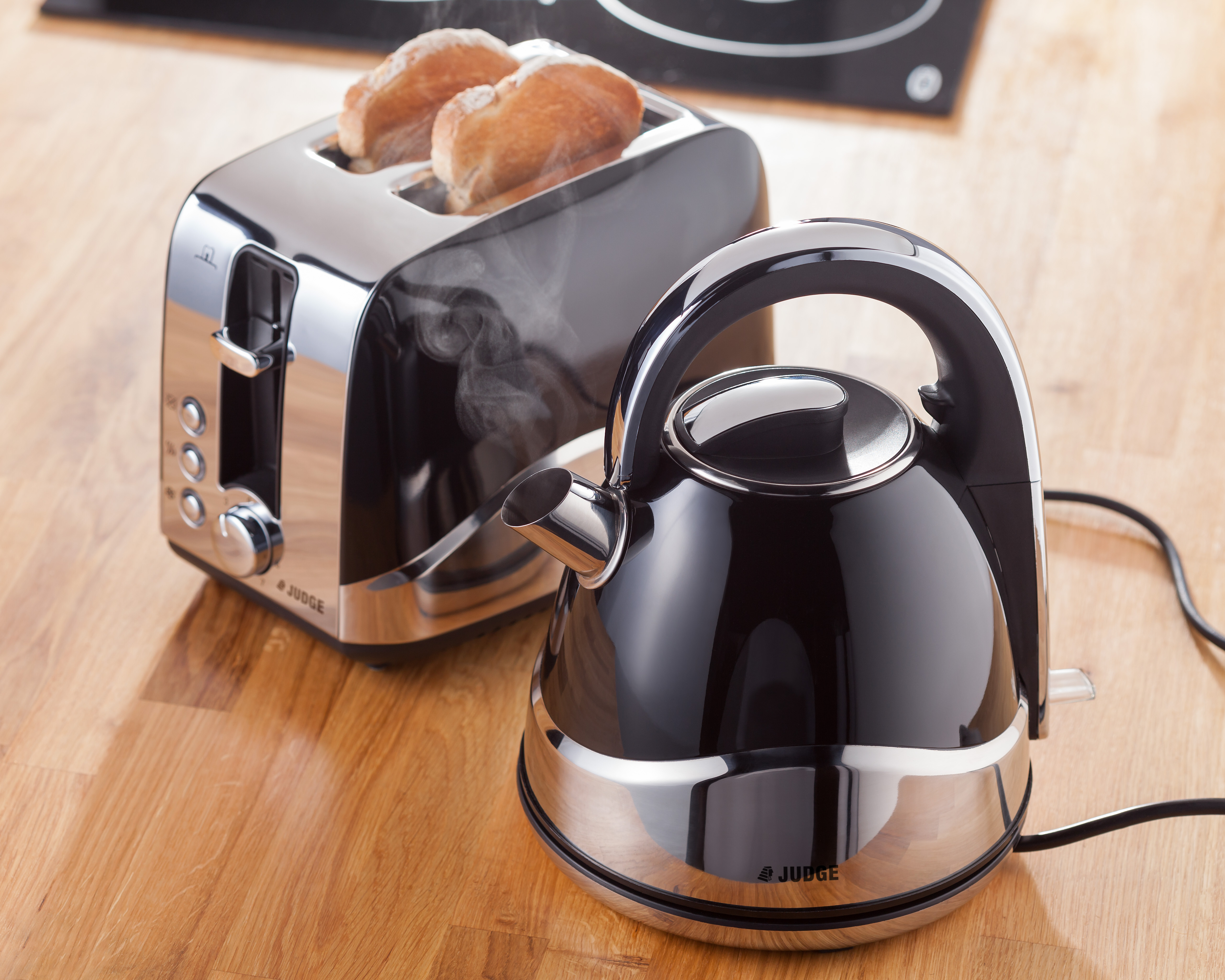 Drawing your eye to the curves of the new Judge Toaster and Kettle