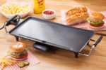 JEA81 Judge Electricals Non Stick Table Grill 2000W Lifestyle 1 Judge Table Top Grill
