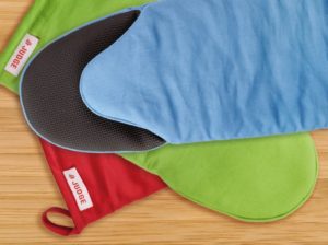 JTE08 Judge Textiles Oven Mitt Set of 6 Macro sm Judge Kitchen Textiles – for when things start hotting up in the kitchen.