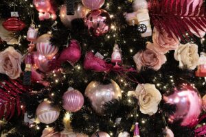 Lipstick British Garden Centres selects top Christmas decor trends for 2022