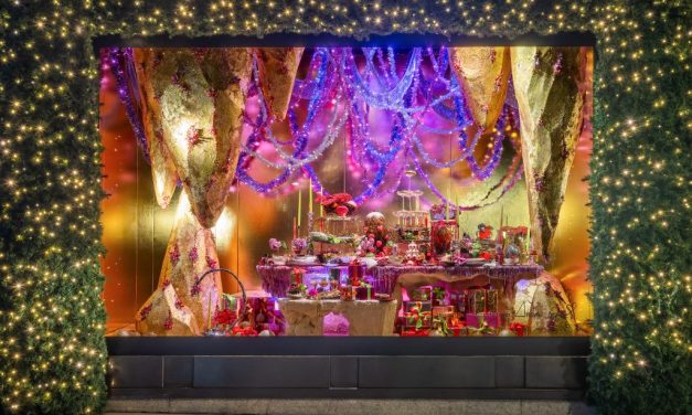 Selfridges unveils Christmas window display which features 36,000 baubles