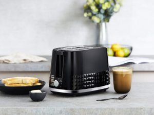 Tower Solitaire Toaster Black T20082BLK RKW and Tower products make impact at Exclusively