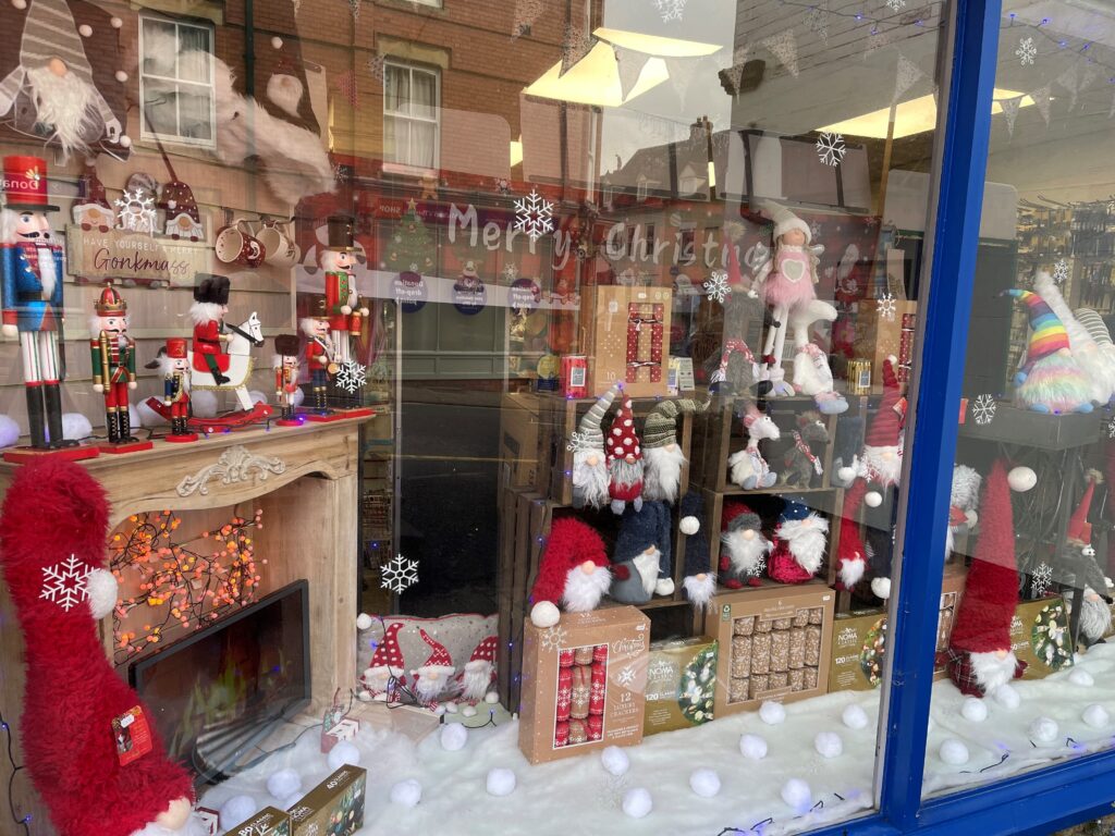 Ledbury Hardware wins Magic of Christmas Window Dressing Competition