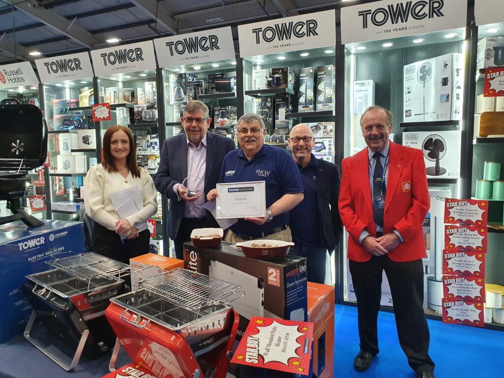 RKW (Tower) wins Best Display Stand at Home Hardware’s Spring Trade Show