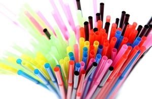 Government takes action to ban plastic straws and drinks stirrers